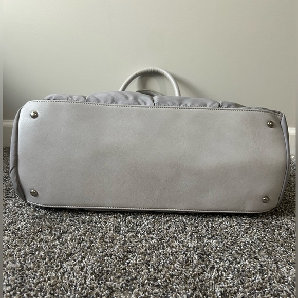 Sol and Selene gray/silver quilted shoulder bag in excellent condition - Picture 4 of 12